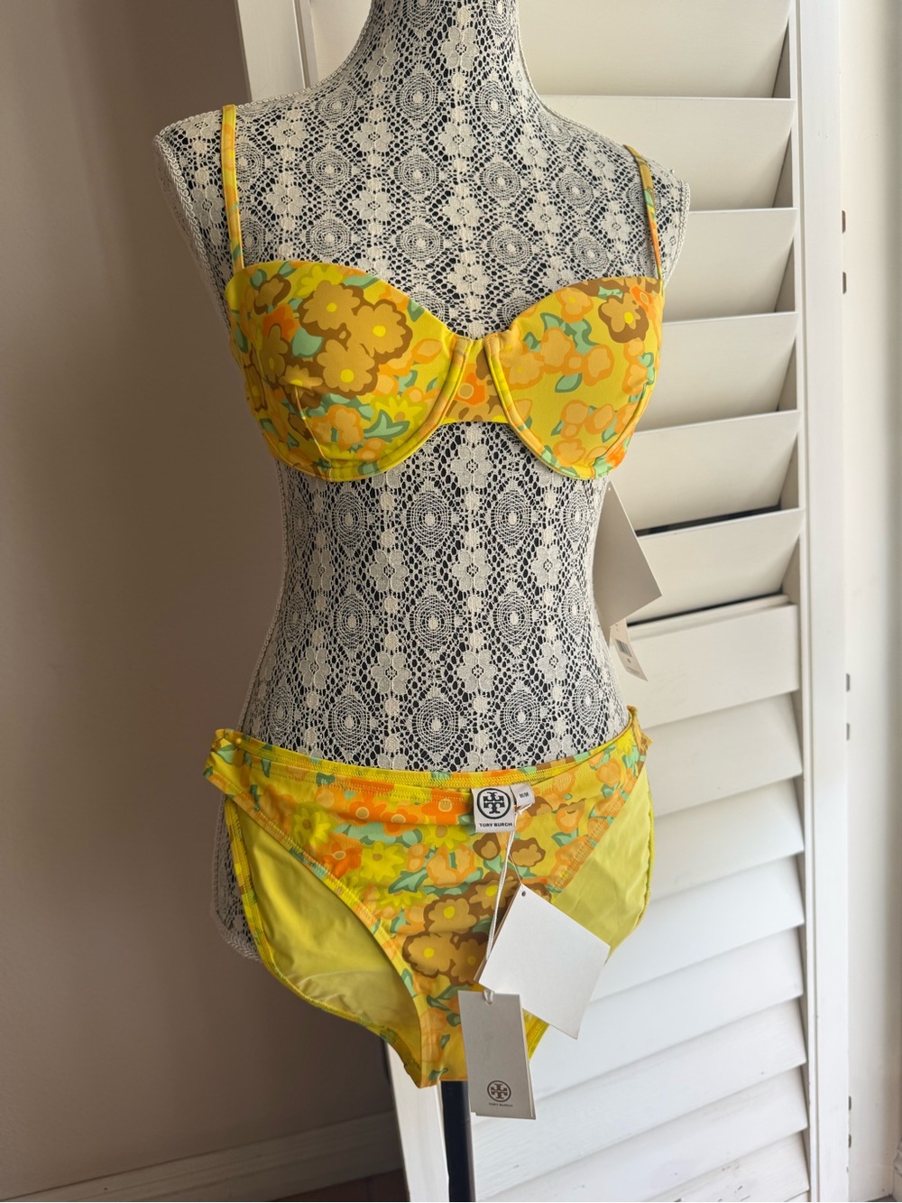 Tory Burch NWT Yellow Blossom Underwire Bikini Set Swimsuit Top L Bottom M